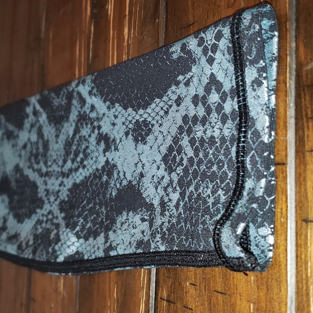 Carbon38 Snake Holographic Leggings - image 8